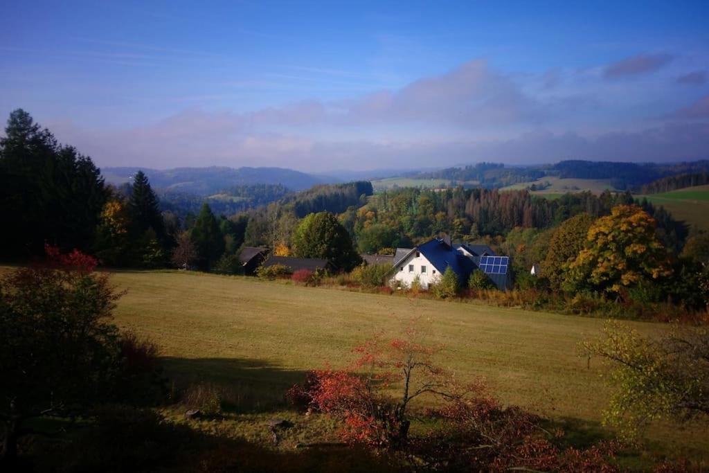 Komfort-Ferienwohnung Auf Der Eulenburg Grafengehaig Luaran gambar